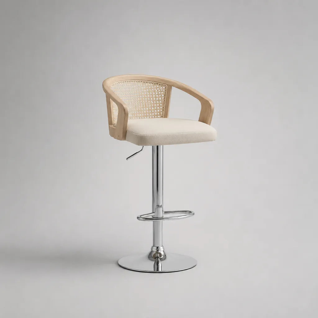 Tabouret de bar réglable et pivotant en polyester bouclé, rotin, frêne et acier chromé, beige, 50 × 52 × 87–108 cm